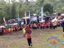 Peringati Hari Guru Nasional  Ribuan Pesenam Dadakan Banjiri Lapangan Ketonggo