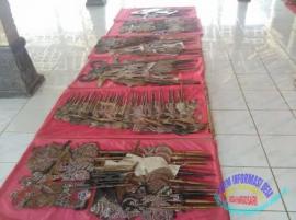 Wayang Kulit Kuno di angin-anginkan di Balai Desa Hargosari untuk menjaga keawetanya