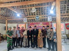 Penyampaian visi dan misi program kerja calon lurah kaurahan Hargosaril